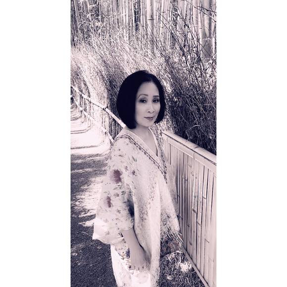Poshmark profile picture for @thu